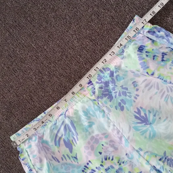 🐢HTF Lilly Pulitzer🐢 - Ocean Trail Short - Picture 10 of 15